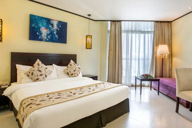 hotel-img