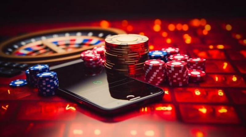 The Martingale System in Online 0